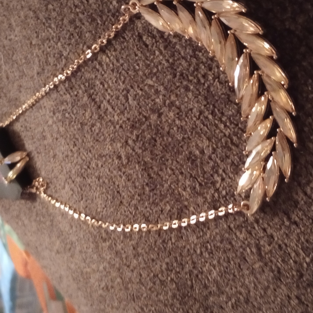 Flight of fanciness gold tone set 16" w/ extender